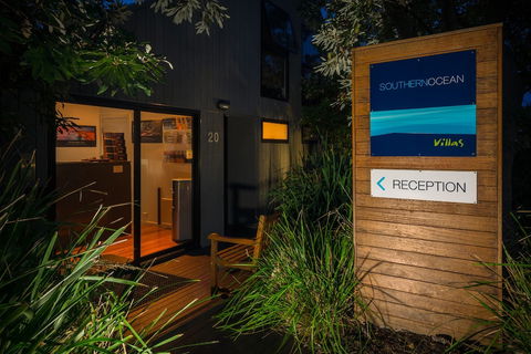 Southern Ocean Villas - Perths Hotel 0