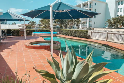 Bargara Blue Resort - Perths Hotel 1