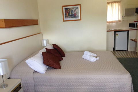 Country Rose Motel Warwick - Perths Hotel 4