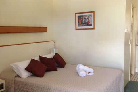 Country Rose Motel Warwick - Perths Hotel 7