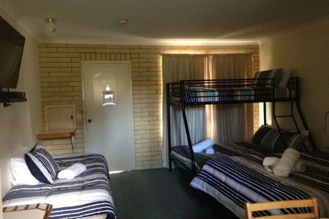 Country Rose Motel Warwick - Perths Hotel 6