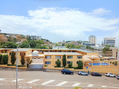 The Robert Towns - Perths Hotel 2