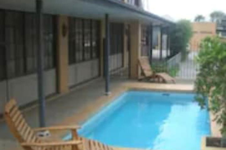 Allenby Gardens SA Perths Hotel