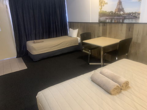 Countryman Motor Inn - Perths Hotel 5