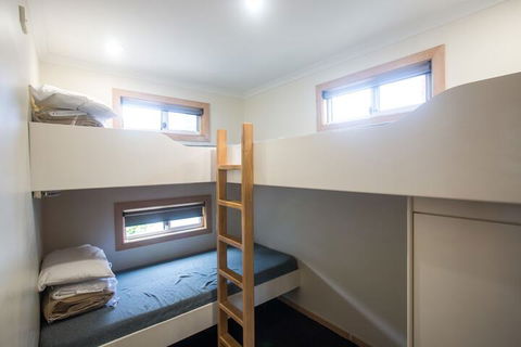 Halifax Holiday Park - Perths Hotel 6