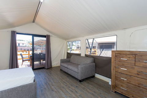 Shoal Bay Holiday Park - Perths Hotel 3