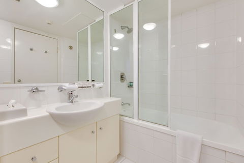 Oakwood Hotel & Apartments Brisbane - Perths Hotel 3