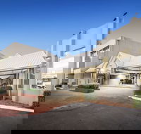 Ciloms Airport Lodge - Perths Hotel