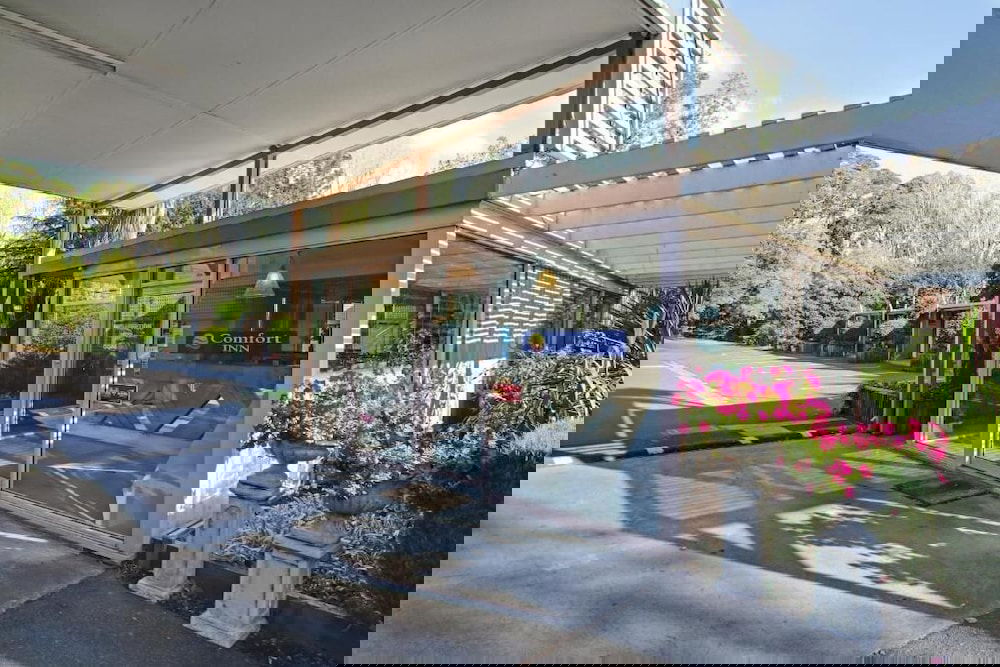 Willow Grove VIC Perths Hotel