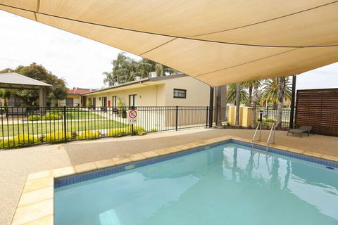 Comfort Inn Deakin Palms - Perths Hotel 7