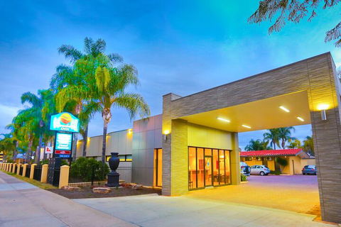 Comfort Inn Deakin Palms - Perths Hotel 1