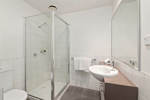 Burwood Serviced Apartments - Perths Hotel 1