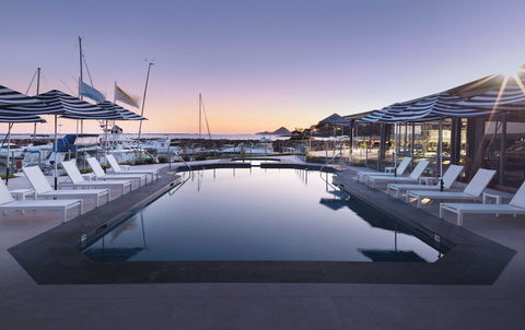 Anchorage Port Stephens - Perths Hotel 1