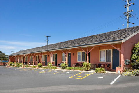 Swansea Motor Inn - Perths Hotel 2