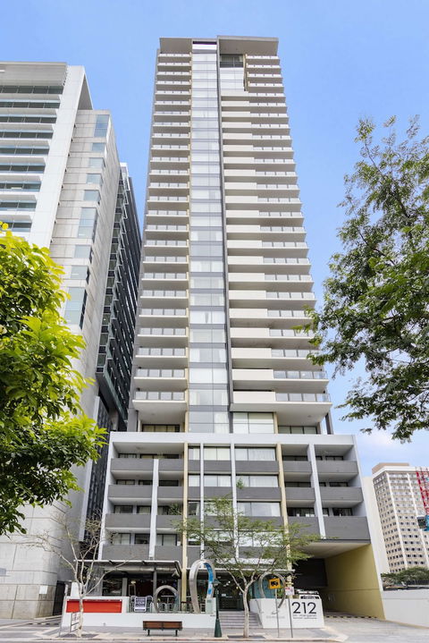 Oaks Brisbane On Margaret Suites - Perths Hotel 0