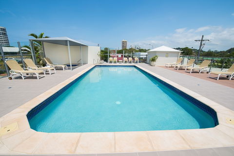 Beachcomber International Resort - Perths Hotel 3