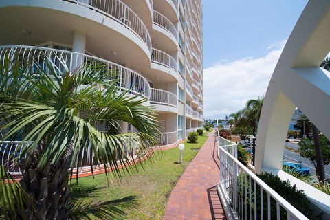 Beachcomber International Resort - Perths Hotel 0