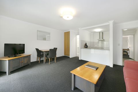 Mt Ommaney Hotel Apartments - Perths Hotel 6