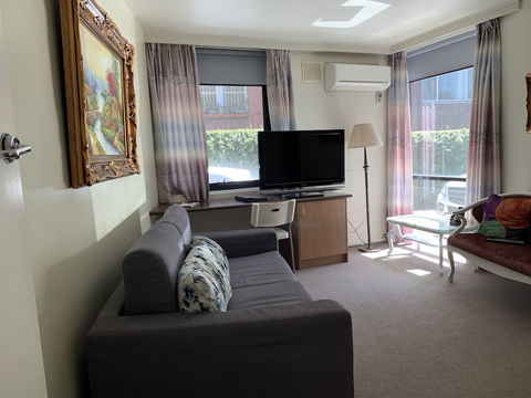 Albert Heights Serviced Apartments - Perths Hotel 5
