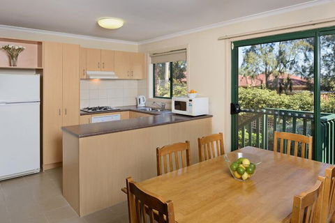 Mount Waverley Townhouses - Perths Hotel 3