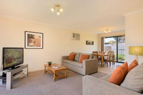 Mount Waverley Townhouses - Perths Hotel 0