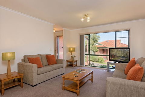 Mount Waverley Townhouses - Perths Hotel 5