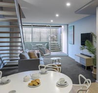 Oaks Nelson Bay Lure Suites - Perths Hotel