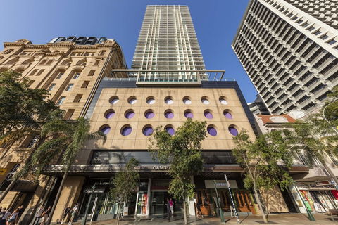 Oaks Brisbane Casino Tower Suites - Perths Hotel 1