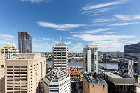 Oaks Brisbane Festival Suites - Perths Hotel 3