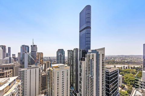 Oaks Brisbane Festival Suites - Perths Hotel 4