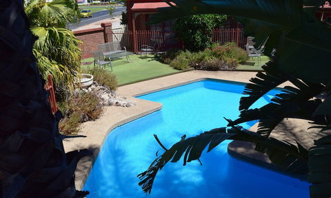 Early Australian Motor Inn - Perths Hotel 2