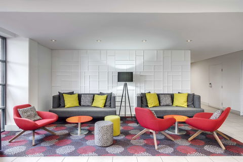 Travelodge Hotel Macquarie North Ryde Sydney - Perths Hotel 2
