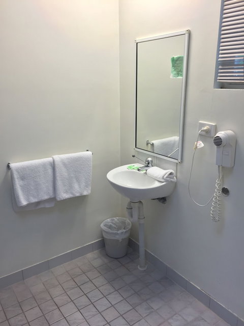 Value Inn - Perths Hotel 4