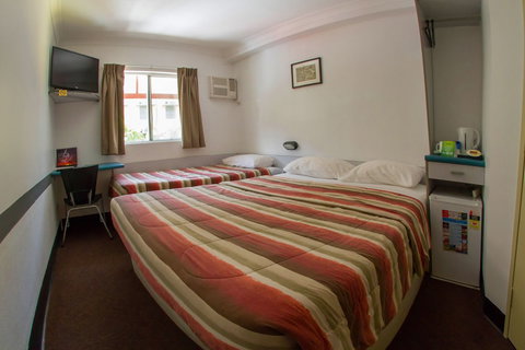 Value Inn - Perths Hotel 6