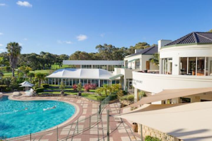 Connolly WA Perths Hotel