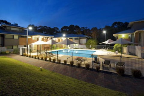 Margarets In Town Apartments - Perths Hotel 0