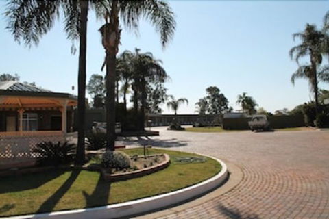 Nandewar Motor Inn - Perths Hotel 6