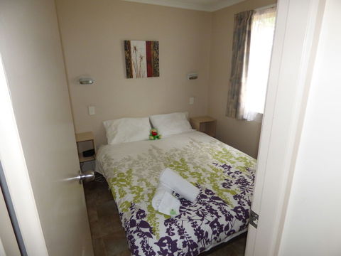 Tenterfield Lodge And Caravan Park - Perths Hotel 3