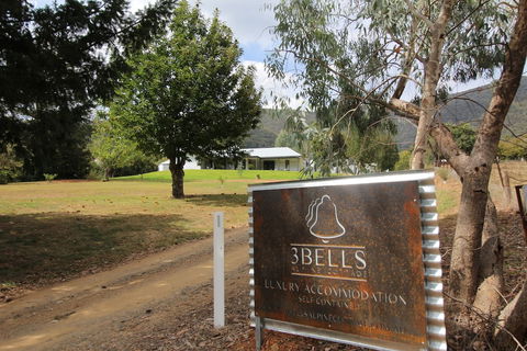 3 Bells Alpine Cottage - Perths Hotel 1