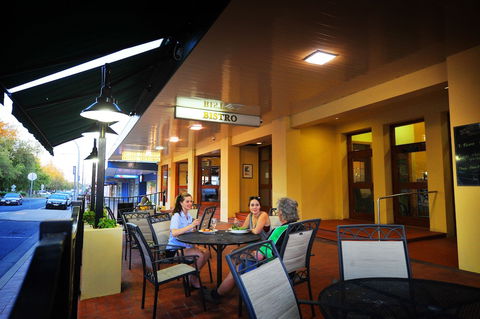 Hotel Victoria - Griffith - Perths Hotel 6