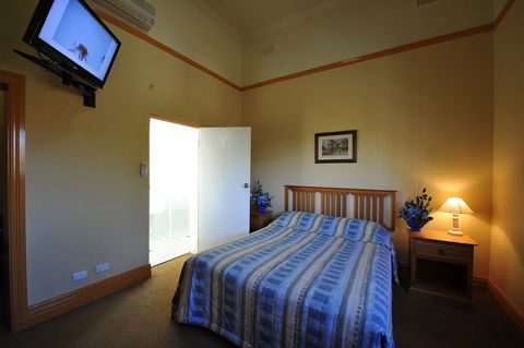 Hotel Victoria - Griffith - Perths Hotel 2