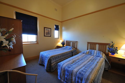 Hotel Victoria - Griffith - Perths Hotel 3