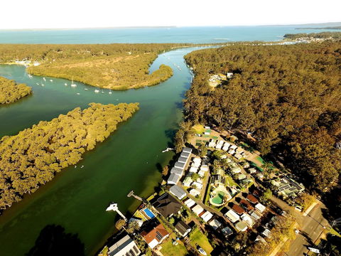 Jervis Bay Holiday Park - Perths Hotel 2