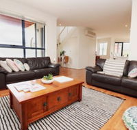 Ocean Whispers Cowes - Rejuvenate Stays - Perths Hotel