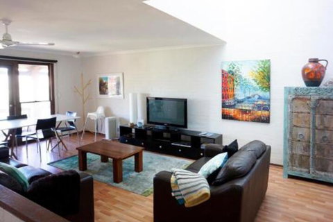 Suffolk Villa - Perths Hotel 0