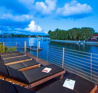 103 Noosa Parade - Perths Hotel