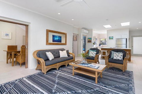 24 Cooran Court - Perths Hotel 4