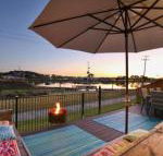 Lakeside Deck House - Perths Hotel