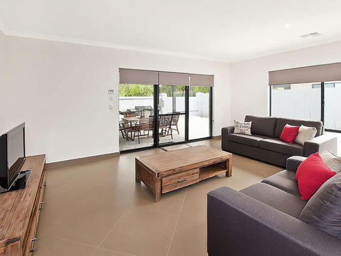 Ocean Walk Abbey Beach - Perths Hotel 2