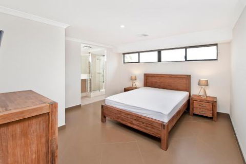 Ocean Walk Abbey Beach - Perths Hotel 1